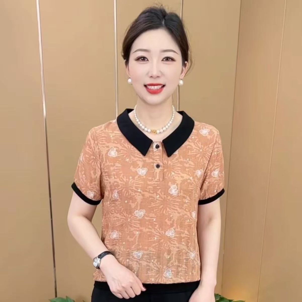 【印花短袖 T 恤上衣】