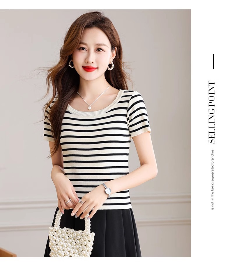 條紋冰絲小衫🔥透氣面料，柔軟親膚，吸汗不悶熱，減齡條紋，遮肉顯瘦，合身版型，久穿不變形，更顯年輕可人，可愛甜美~